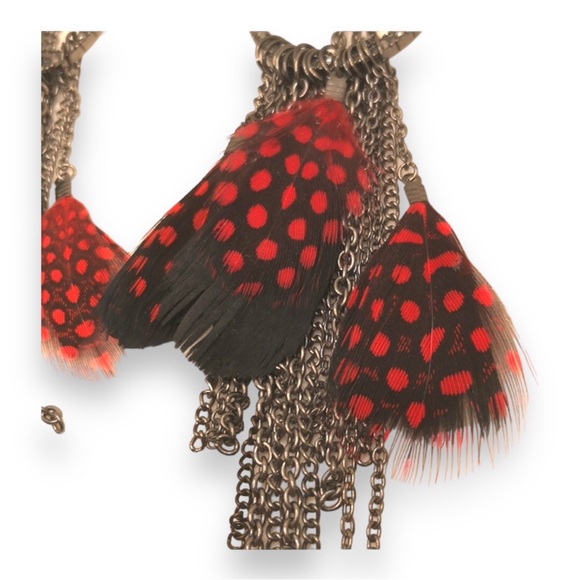 Feather and chain drop earrings - Picture 5 of 6